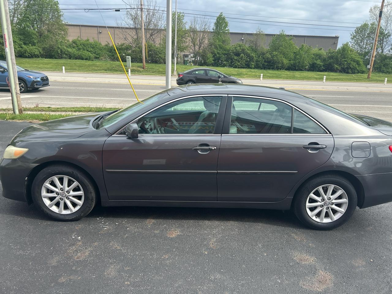 Toyota Camry 4dr Sdn I4 Man (Natl) 2010