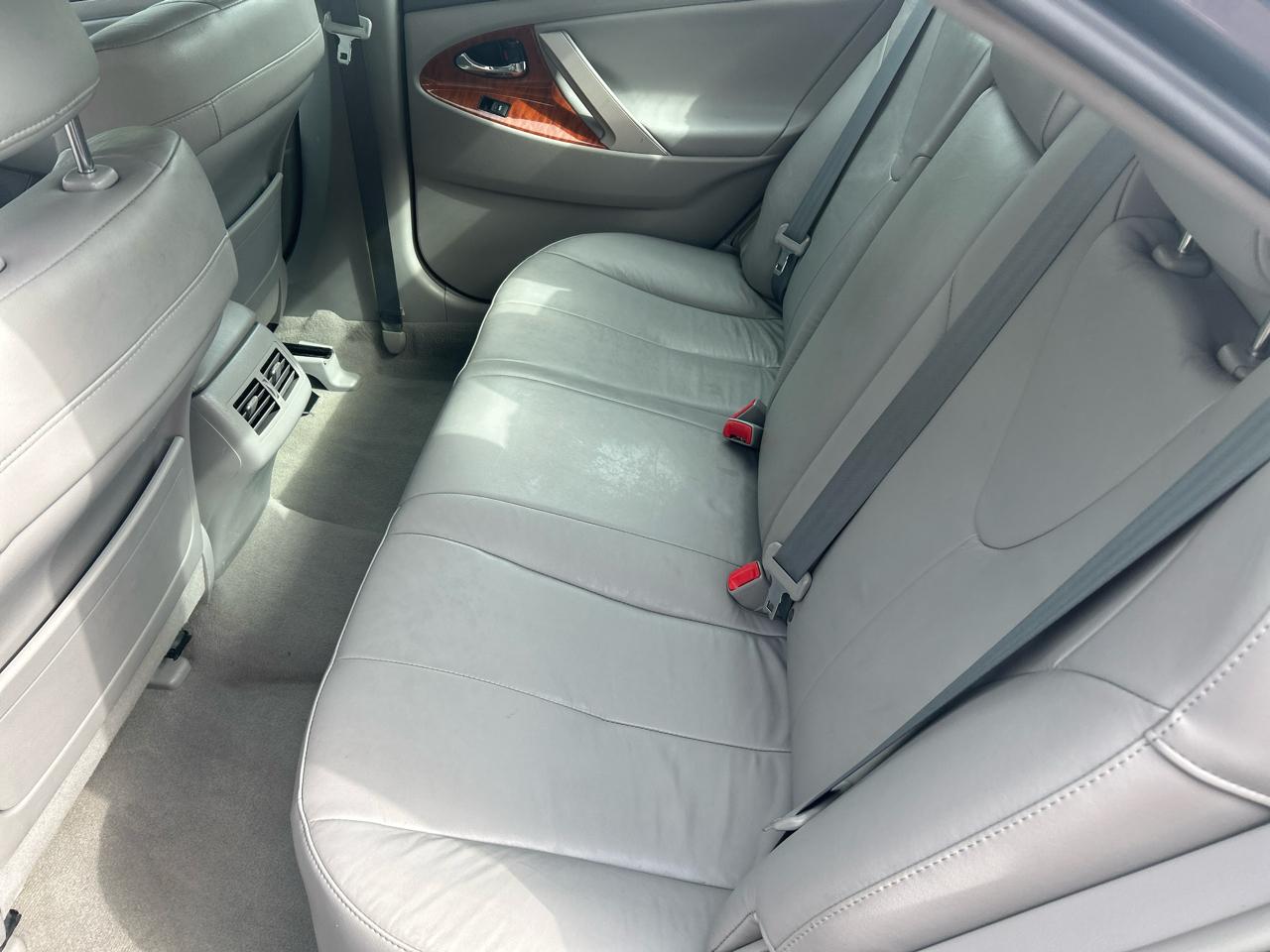 Toyota Camry 4dr Sdn I4 Man (Natl) 2010