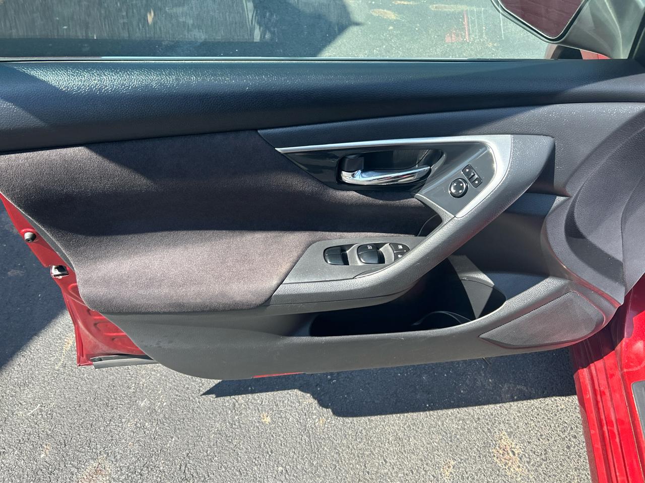 Nissan Altima 4dr Sdn I4 2.5 S 2013