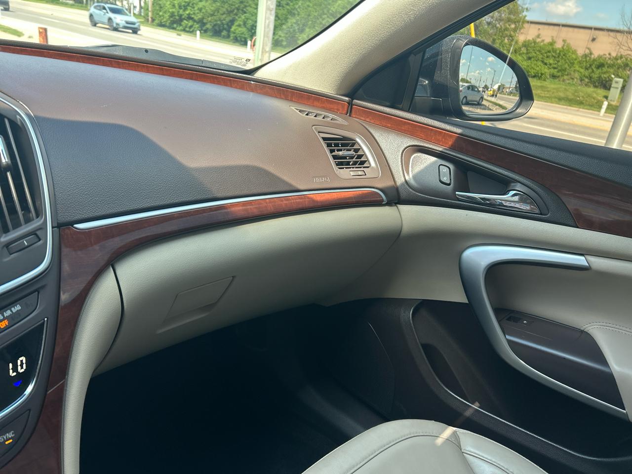 Buick Regal 4dr Sdn Premium I FWD 2014