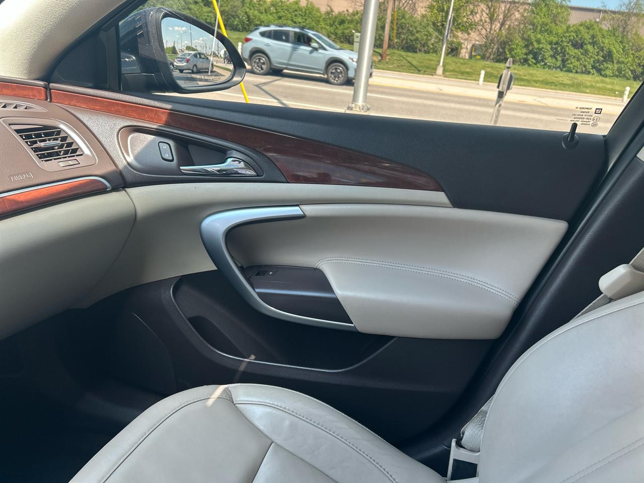 Buick Regal 4dr Sdn Premium I FWD 2014