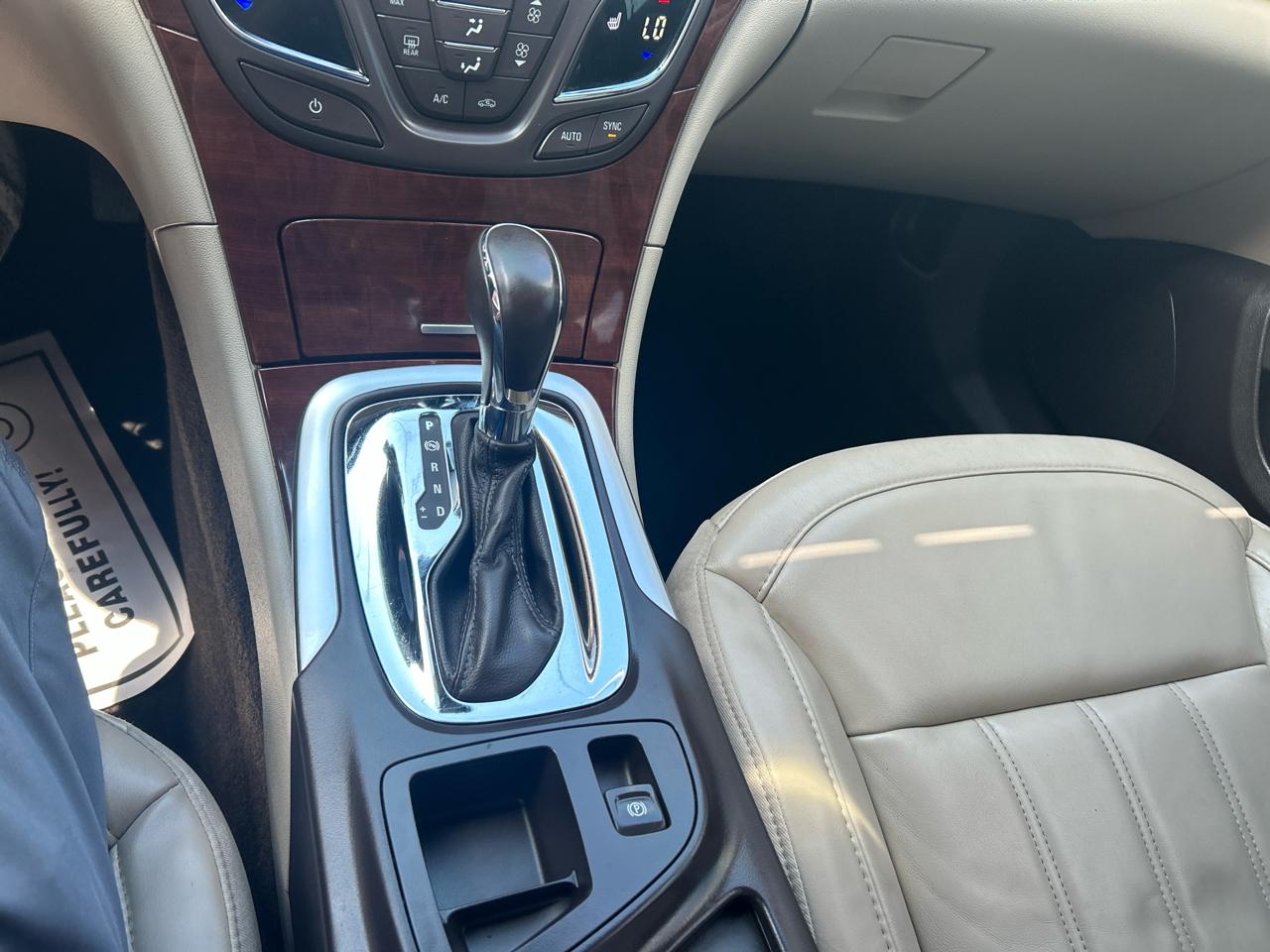 Buick Regal 4dr Sdn Premium I FWD 2014