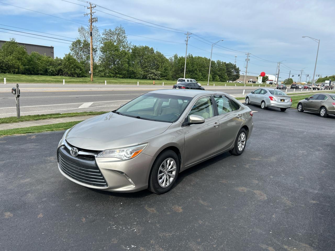 Toyota Camry 4dr Sdn I4 Auto XLE (Natl) 2015