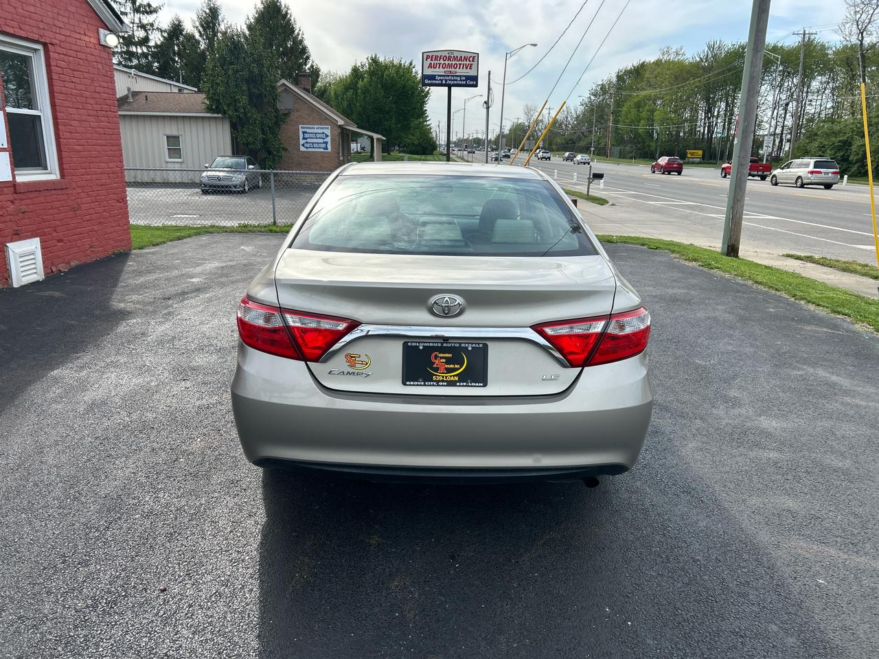 Toyota Camry 4dr Sdn I4 Auto XLE (Natl) 2015