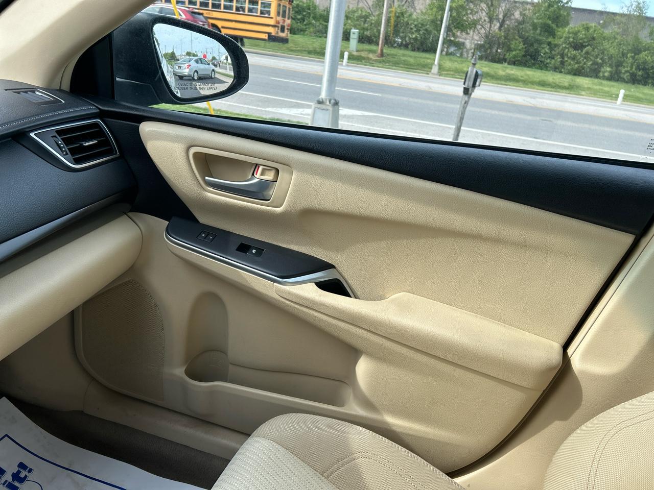 Toyota Camry 4dr Sdn I4 Auto XLE (Natl) 2015