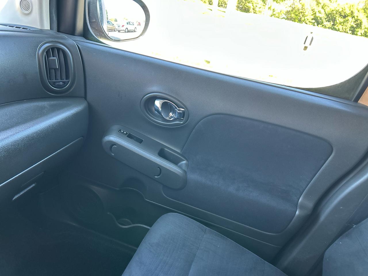 Nissan Cube 5dr Wgn I4 CVT 1.8 SL 2011
