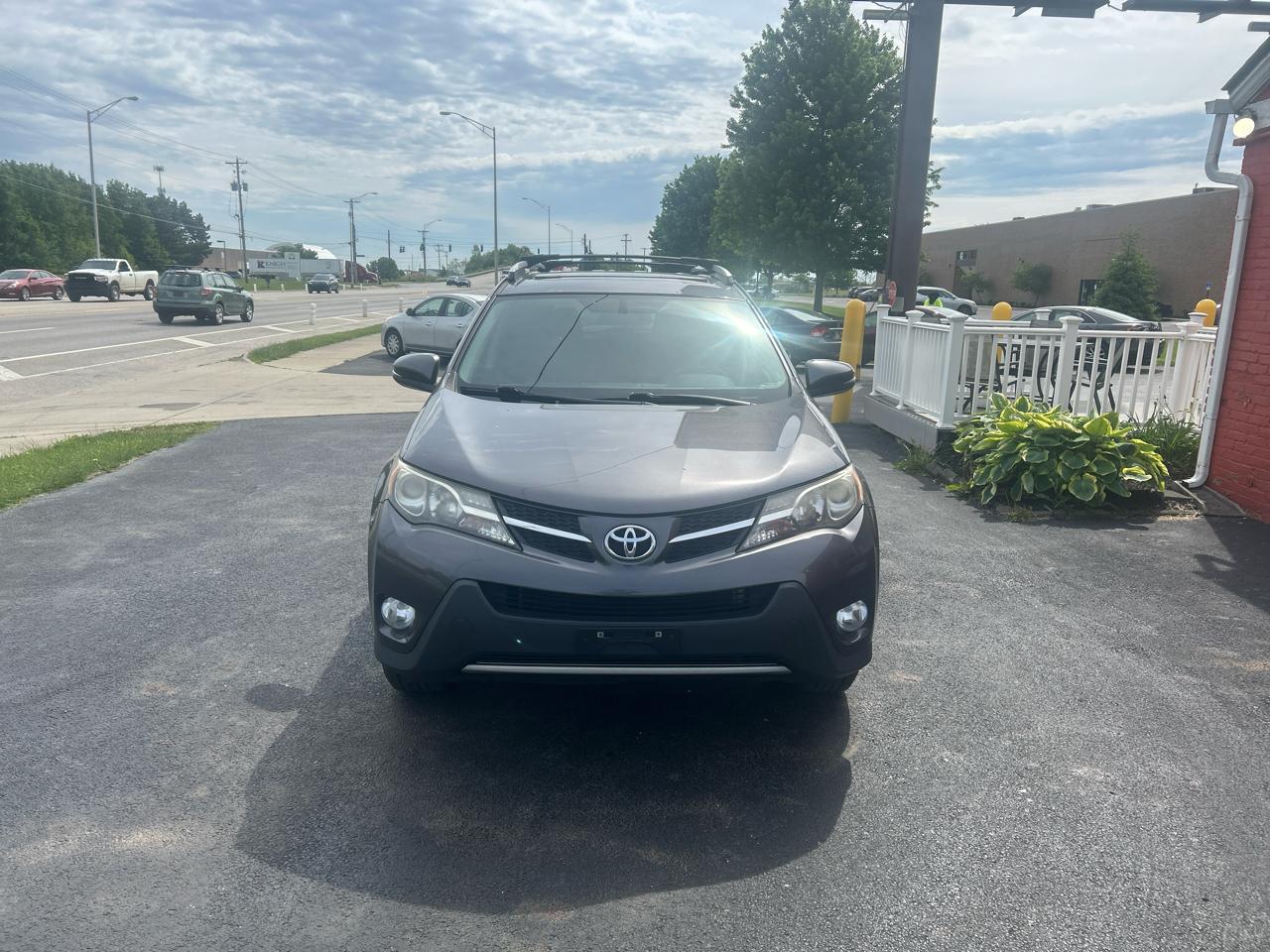 Toyota RAV4 AWD 4dr XLE (Natl) 2013