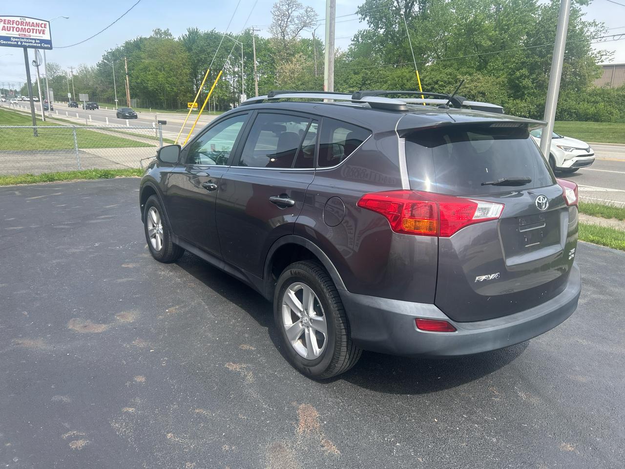 Toyota RAV4 AWD 4dr XLE (Natl) 2013