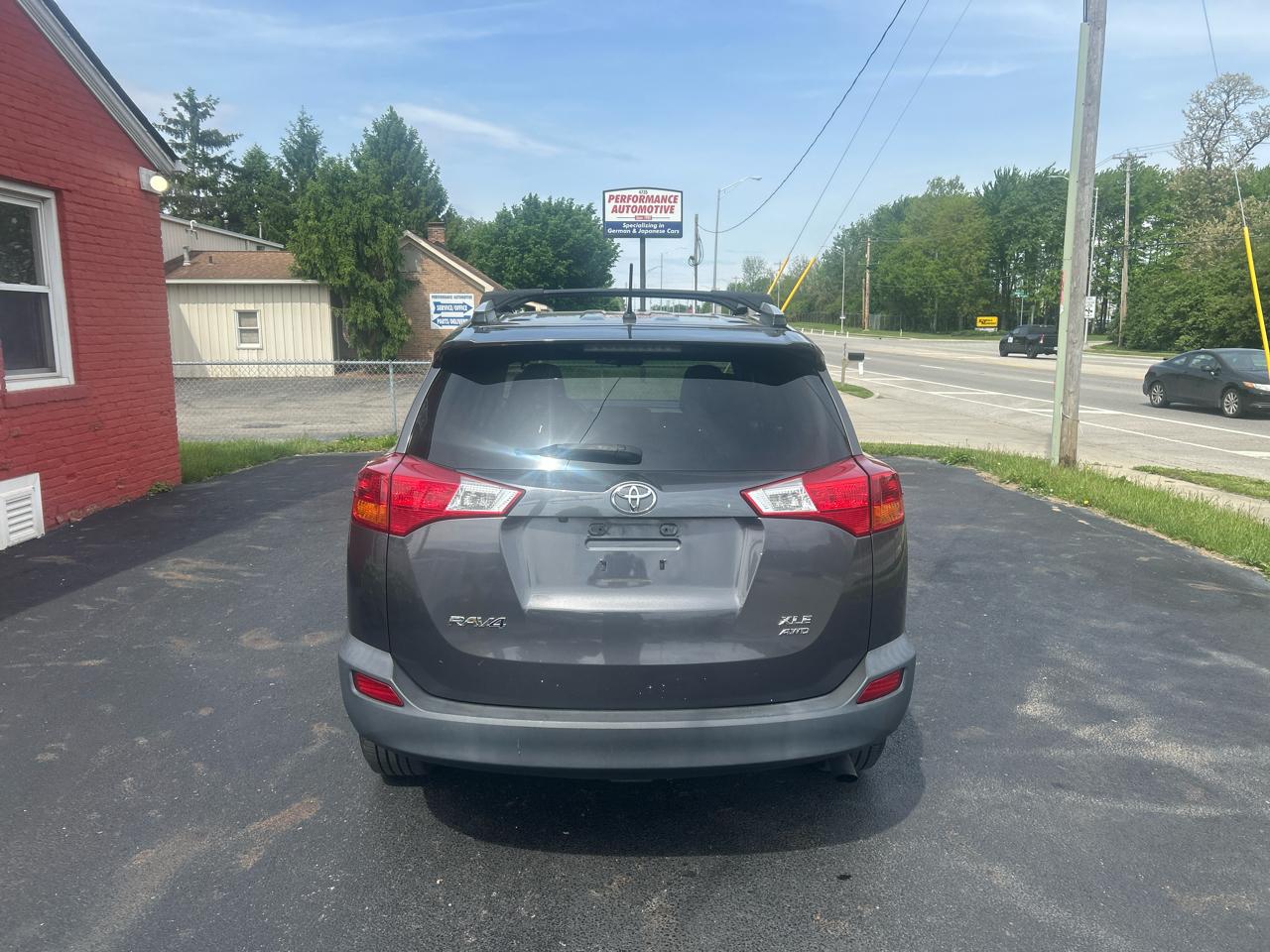 Toyota RAV4 AWD 4dr XLE (Natl) 2013