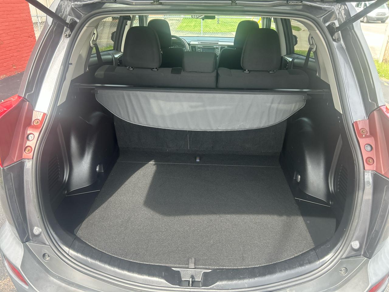 Toyota RAV4 AWD 4dr XLE (Natl) 2013