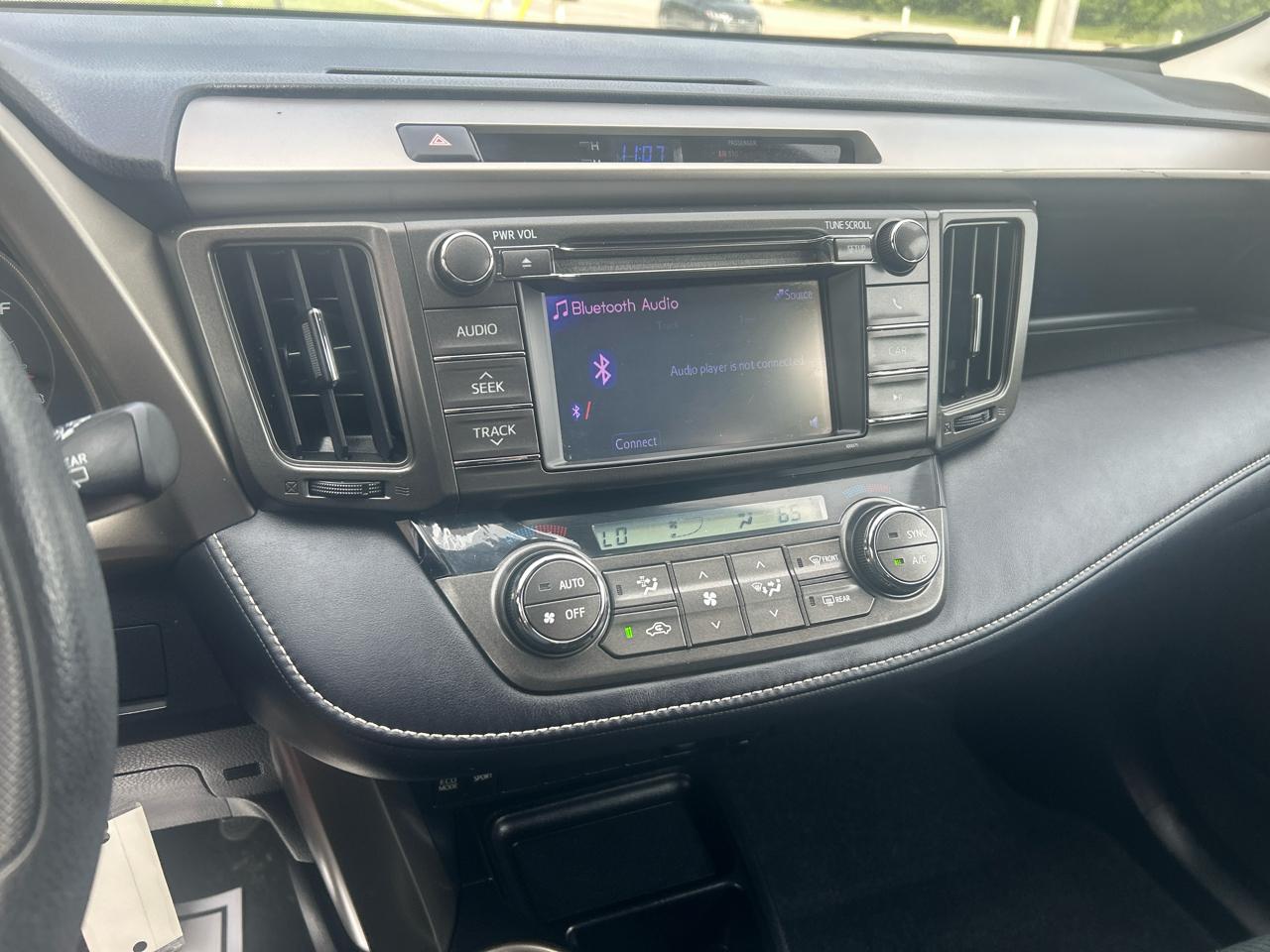 Toyota RAV4 AWD 4dr XLE (Natl) 2013