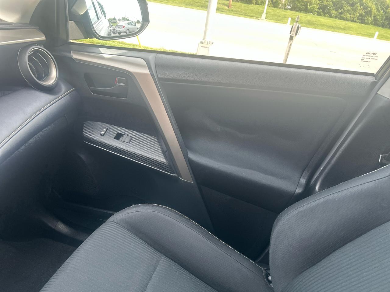 Toyota RAV4 AWD 4dr XLE (Natl) 2013