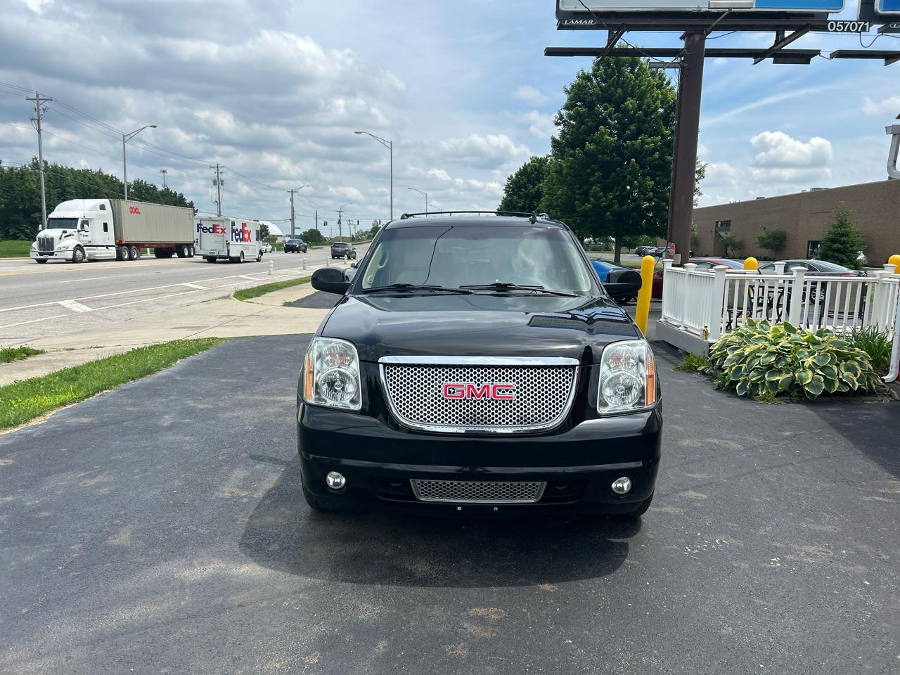 GMC Yukon XL AWD 4dr Denali 2014