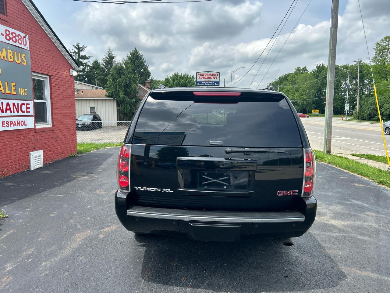 GMC Yukon XL AWD 4dr Denali 2014