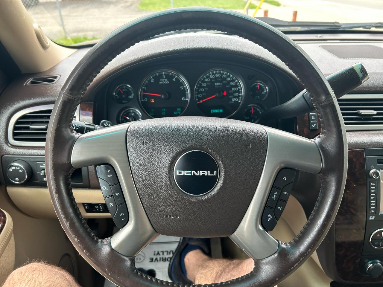 GMC Yukon XL AWD 4dr Denali 2014