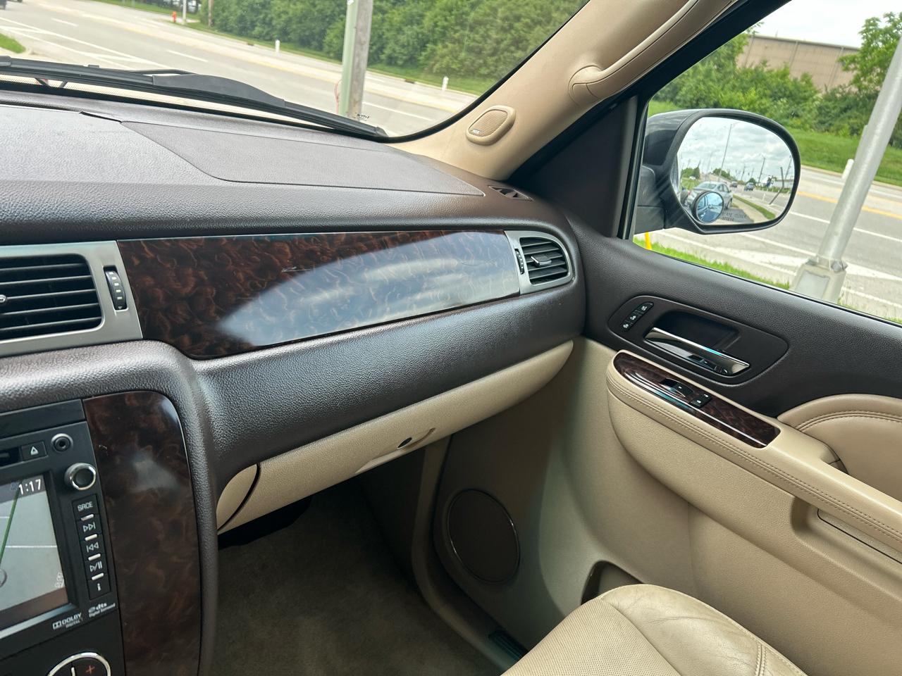 GMC Yukon XL AWD 4dr Denali 2014