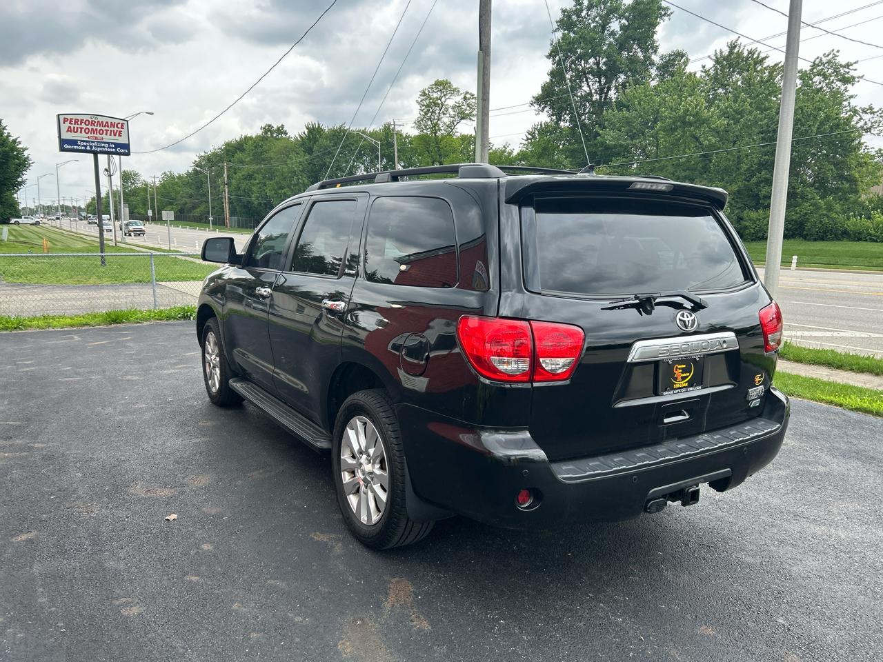 Toyota Sequoia 4WD 5.7L FFV Platinum (Natl) 2014