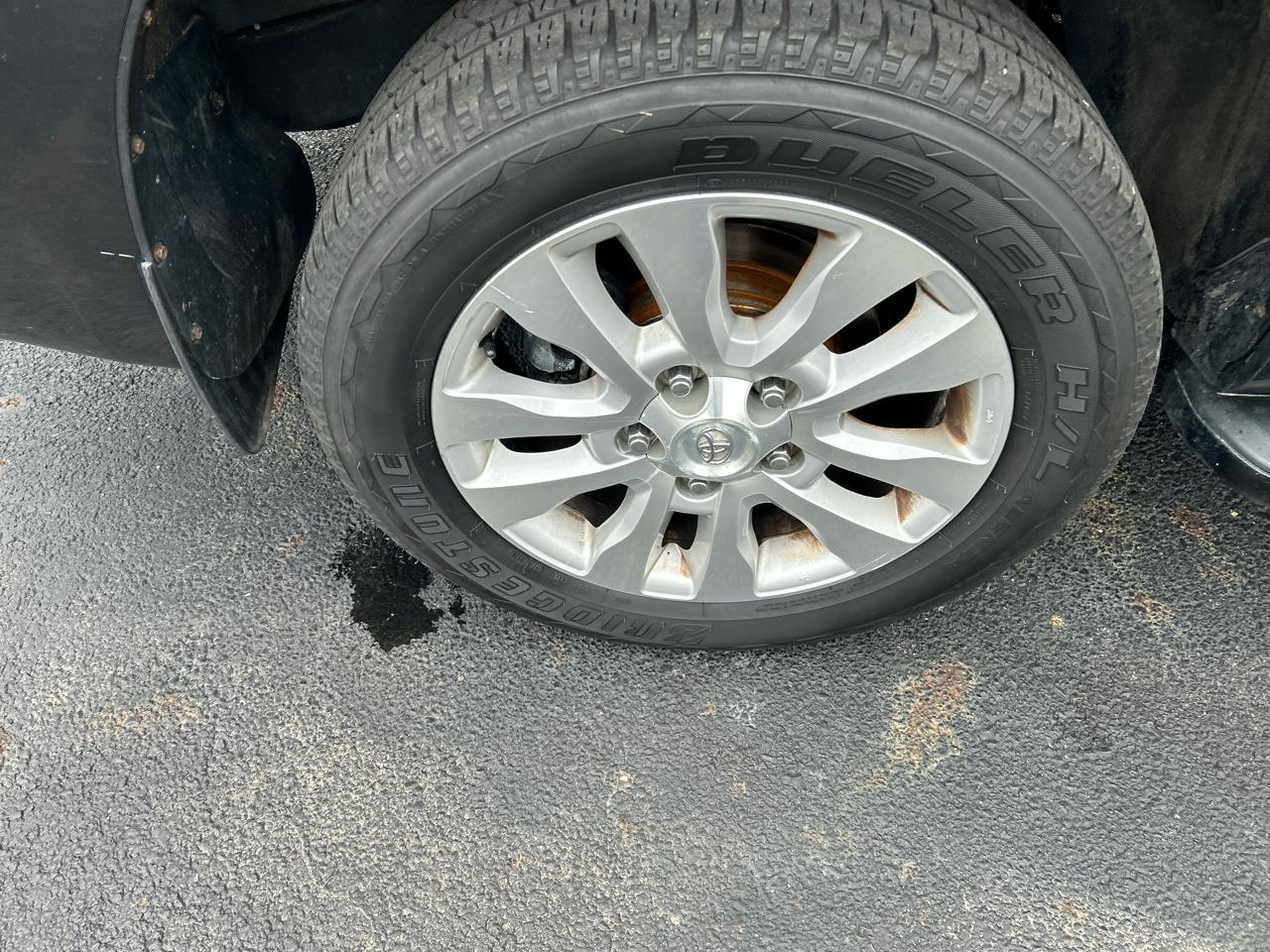 Toyota Sequoia 4WD 5.7L FFV Platinum (Natl) 2014