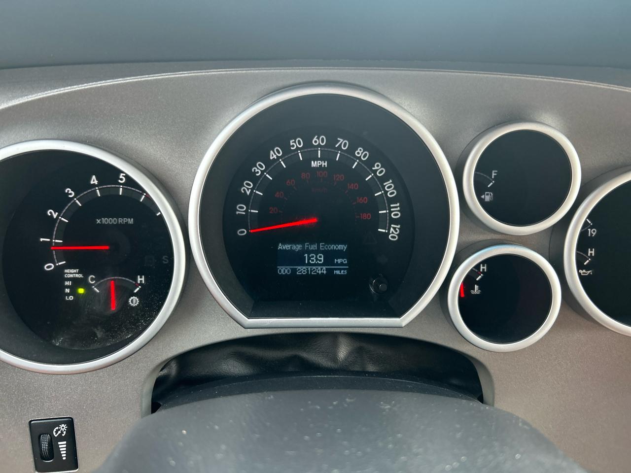 Toyota Sequoia 4WD 5.7L FFV Platinum (Natl) 2014