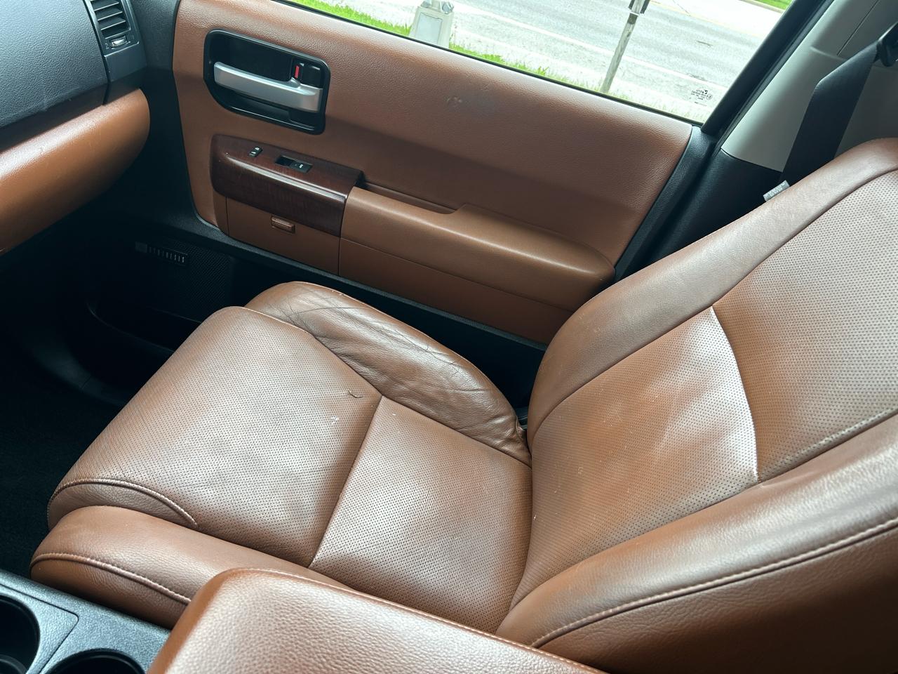 Toyota Sequoia 4WD 5.7L FFV Platinum (Natl) 2014