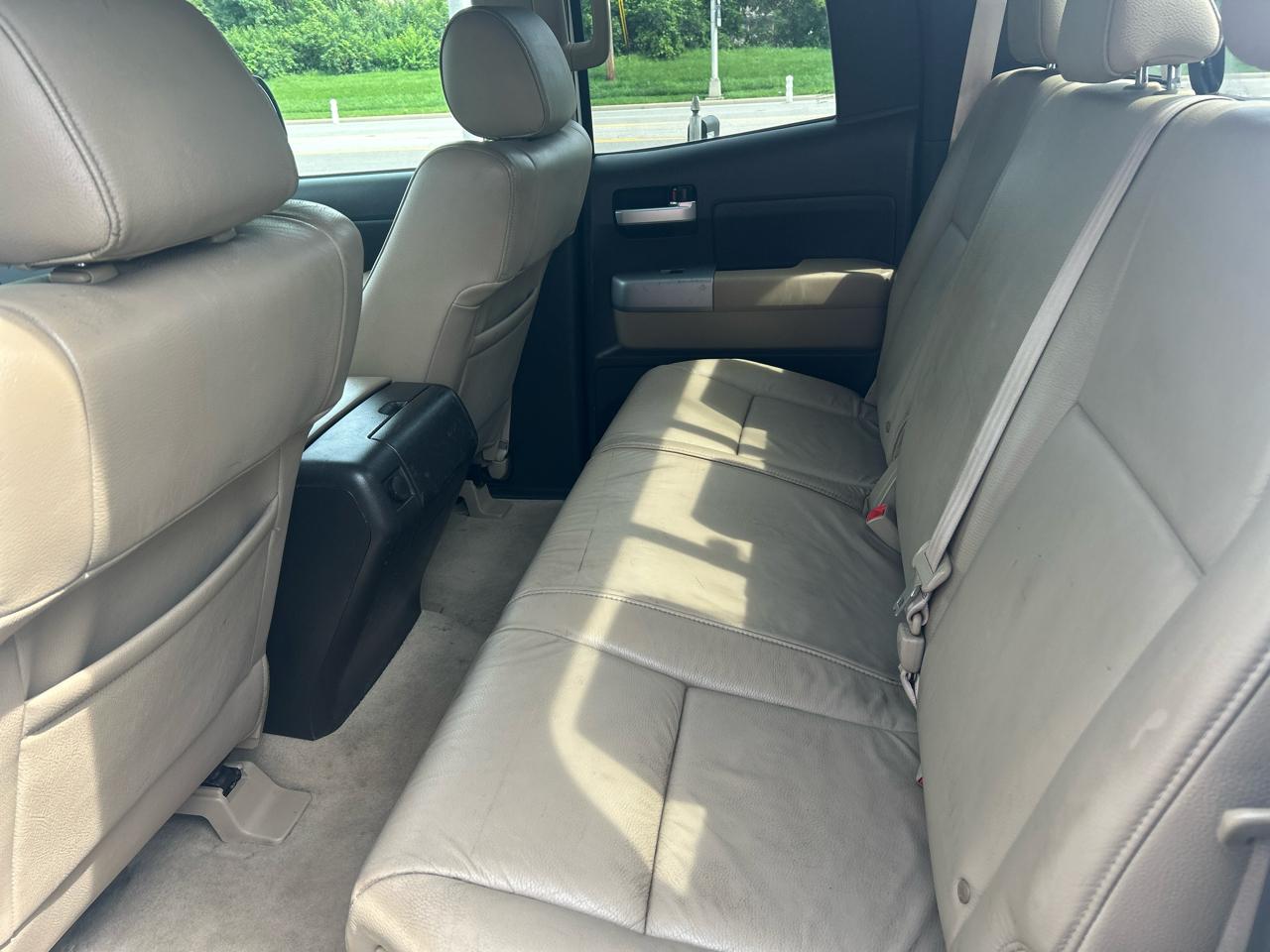 Toyota Tundra 4WD Truck Dbl 5.7L V8 6-Spd AT LTD (Natl) 2009
