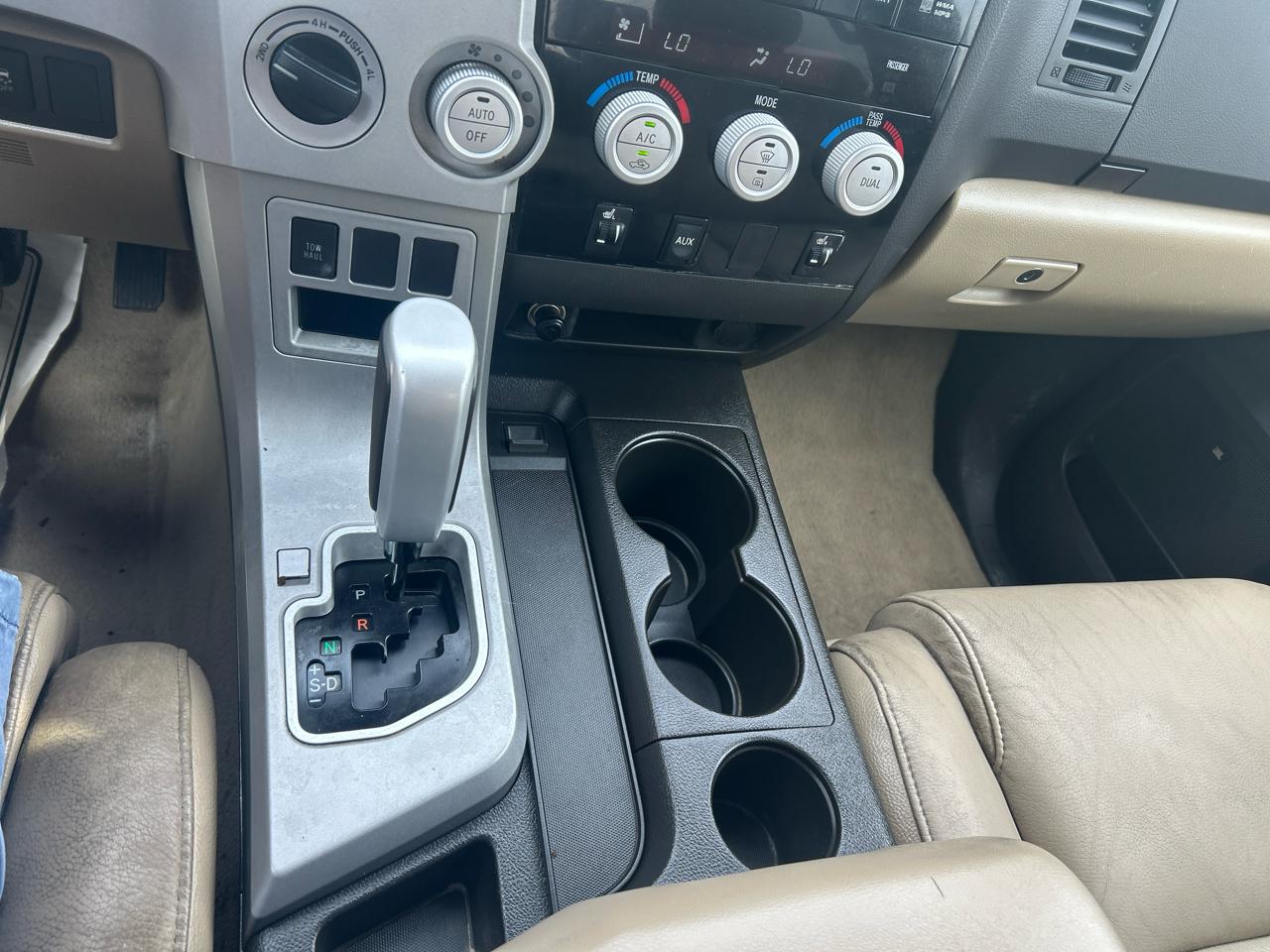 Toyota Tundra 4WD Truck Dbl 5.7L V8 6-Spd AT LTD (Natl) 2009