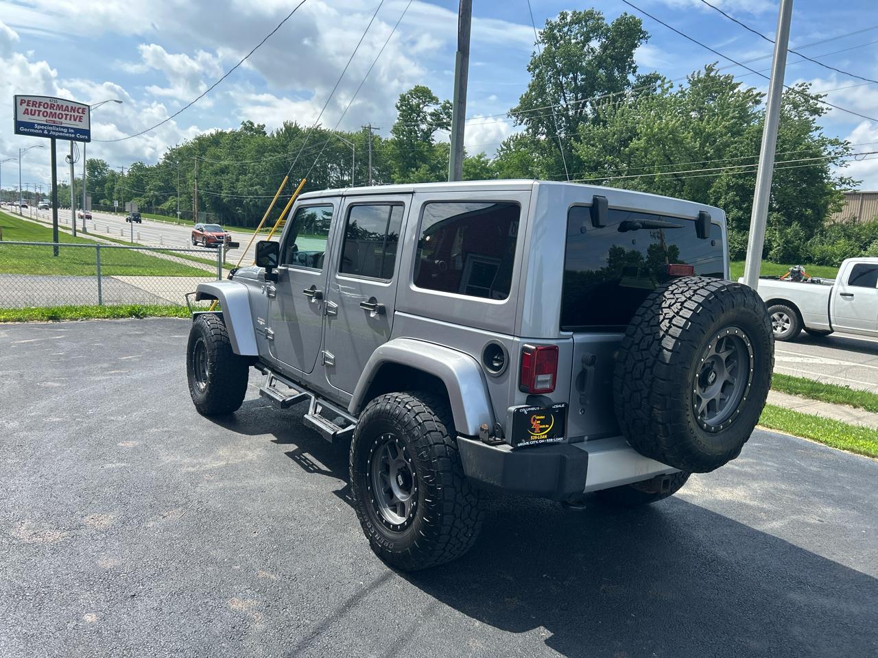 Jeep Wrangler Unlimited 4WD 4dr Sahara 2013