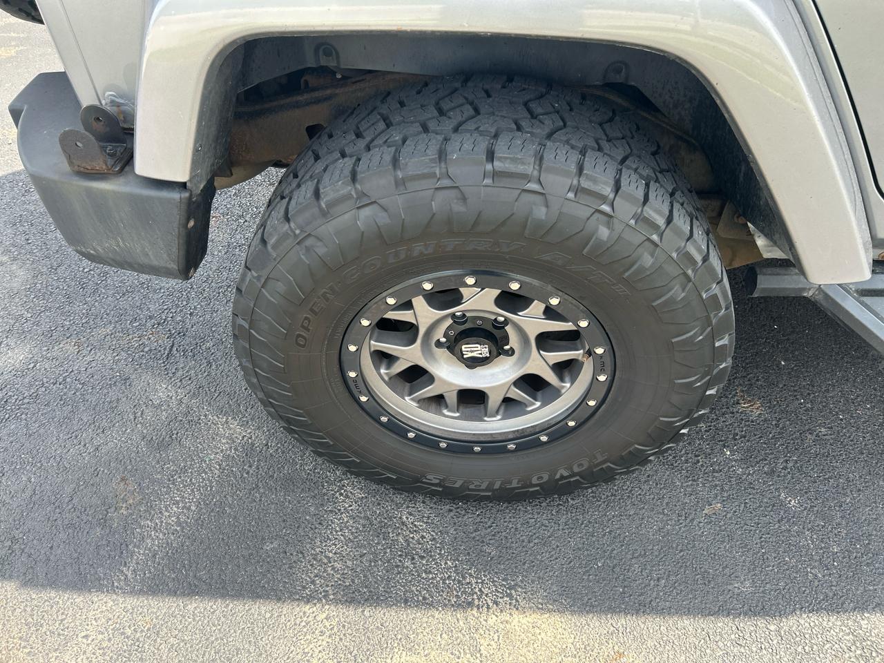 Jeep Wrangler Unlimited 4WD 4dr Sahara 2013