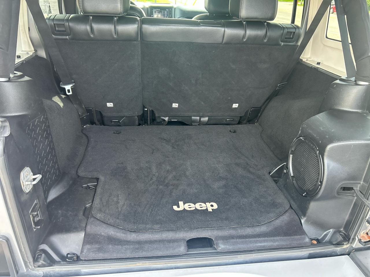 Jeep Wrangler Unlimited 4WD 4dr Sahara 2013
