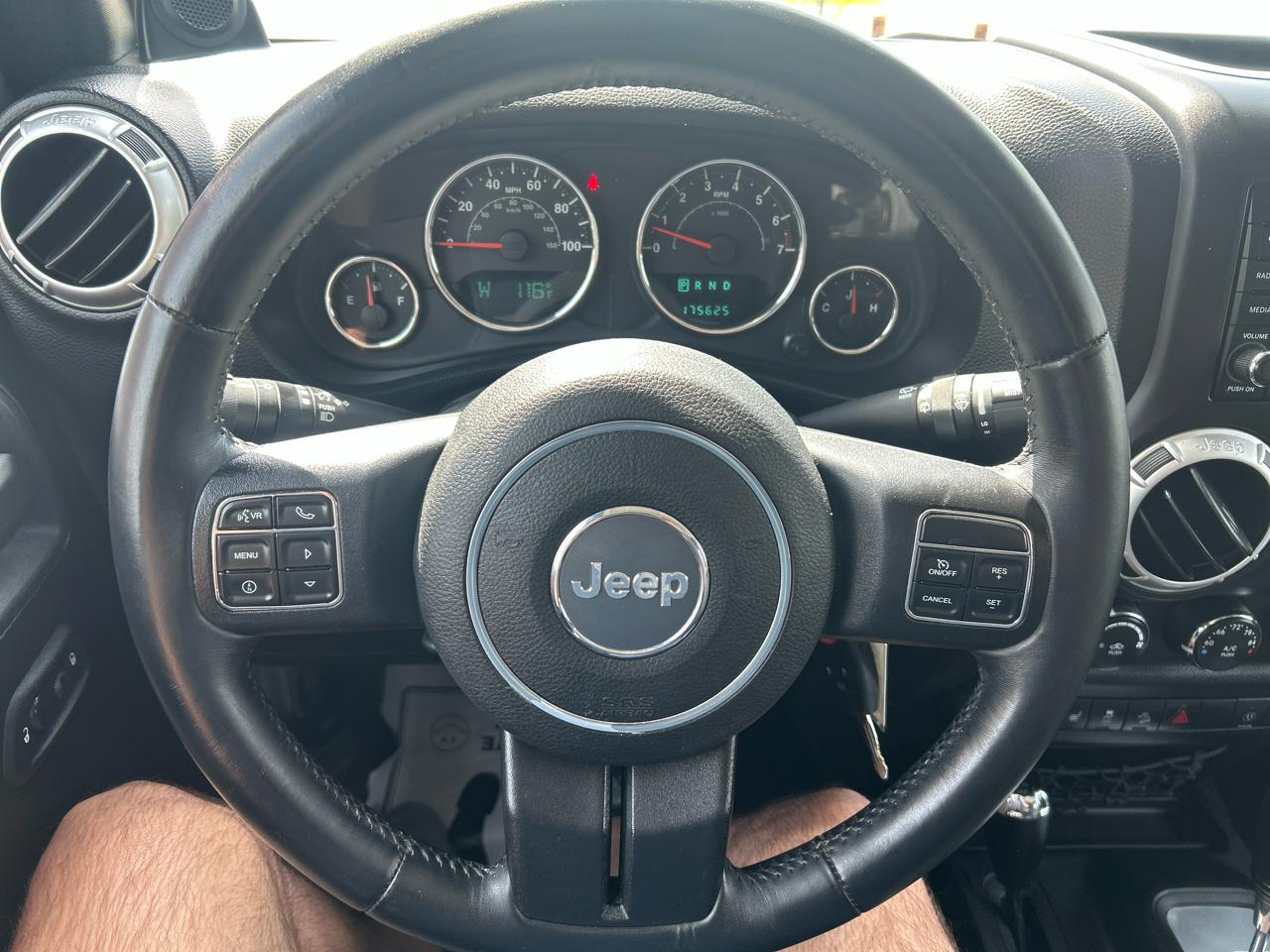 Jeep Wrangler Unlimited 4WD 4dr Sahara 2013