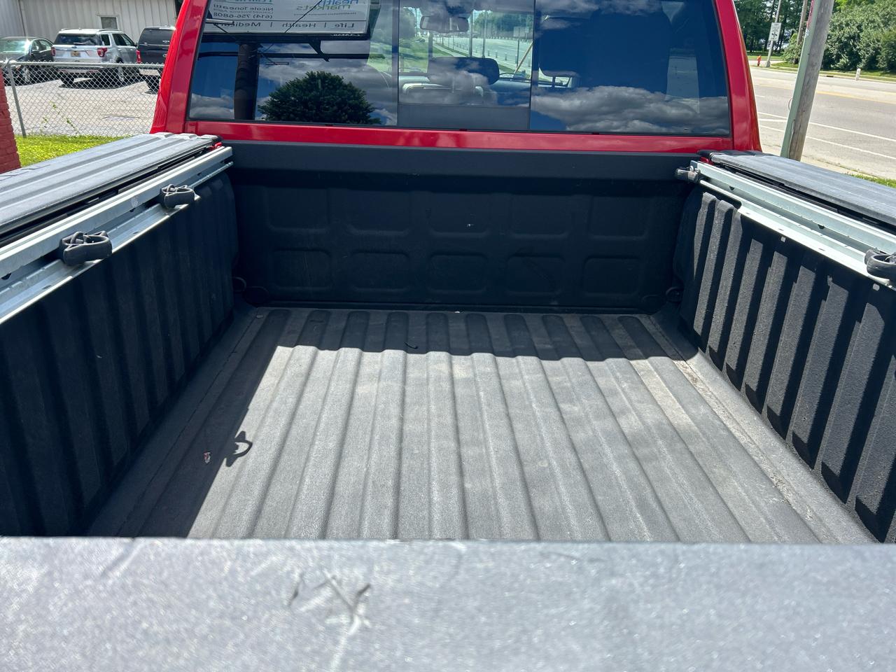 RAM 1500 Lone Star 4x2 Crew Cab 5'7" Box 2017