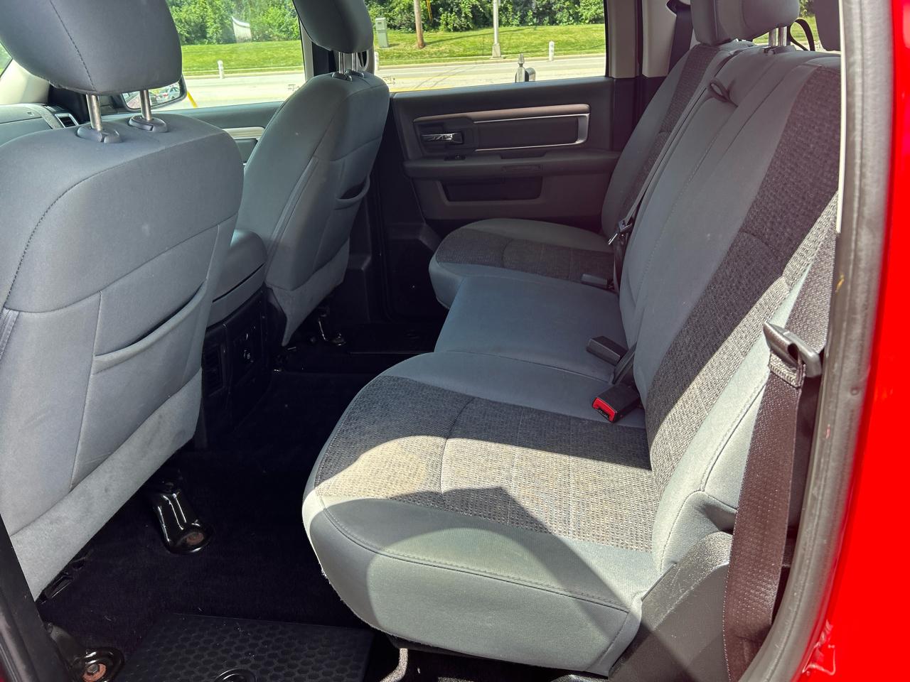 RAM 1500 Lone Star 4x2 Crew Cab 5'7" Box 2017