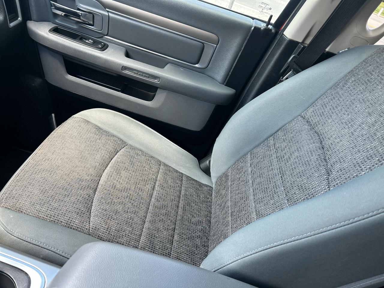 RAM 1500 Lone Star 4x2 Crew Cab 5'7" Box 2017