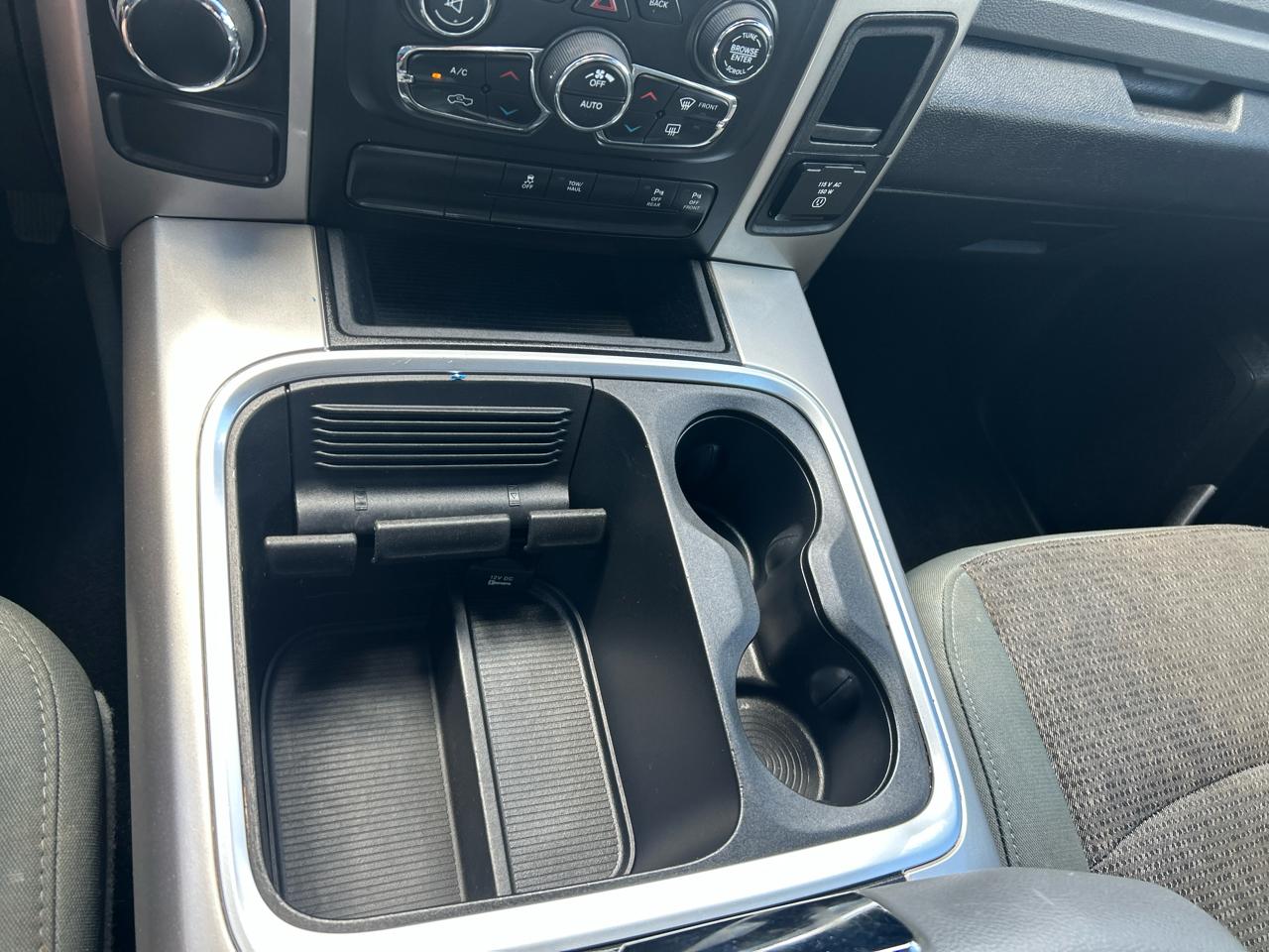 RAM 1500 Lone Star 4x2 Crew Cab 5'7" Box 2017
