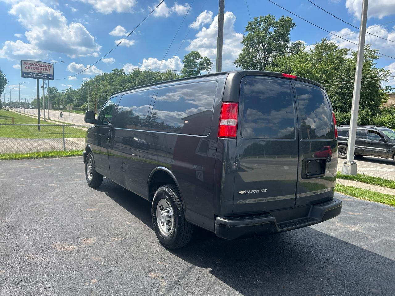 Chevrolet Express Cargo Van RWD 2500 135" 2017