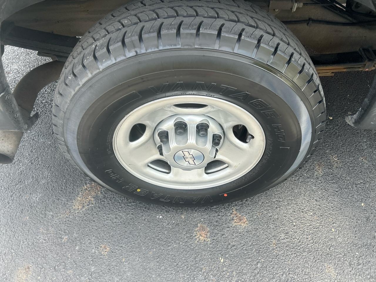 Chevrolet Express Cargo Van RWD 2500 135" 2017