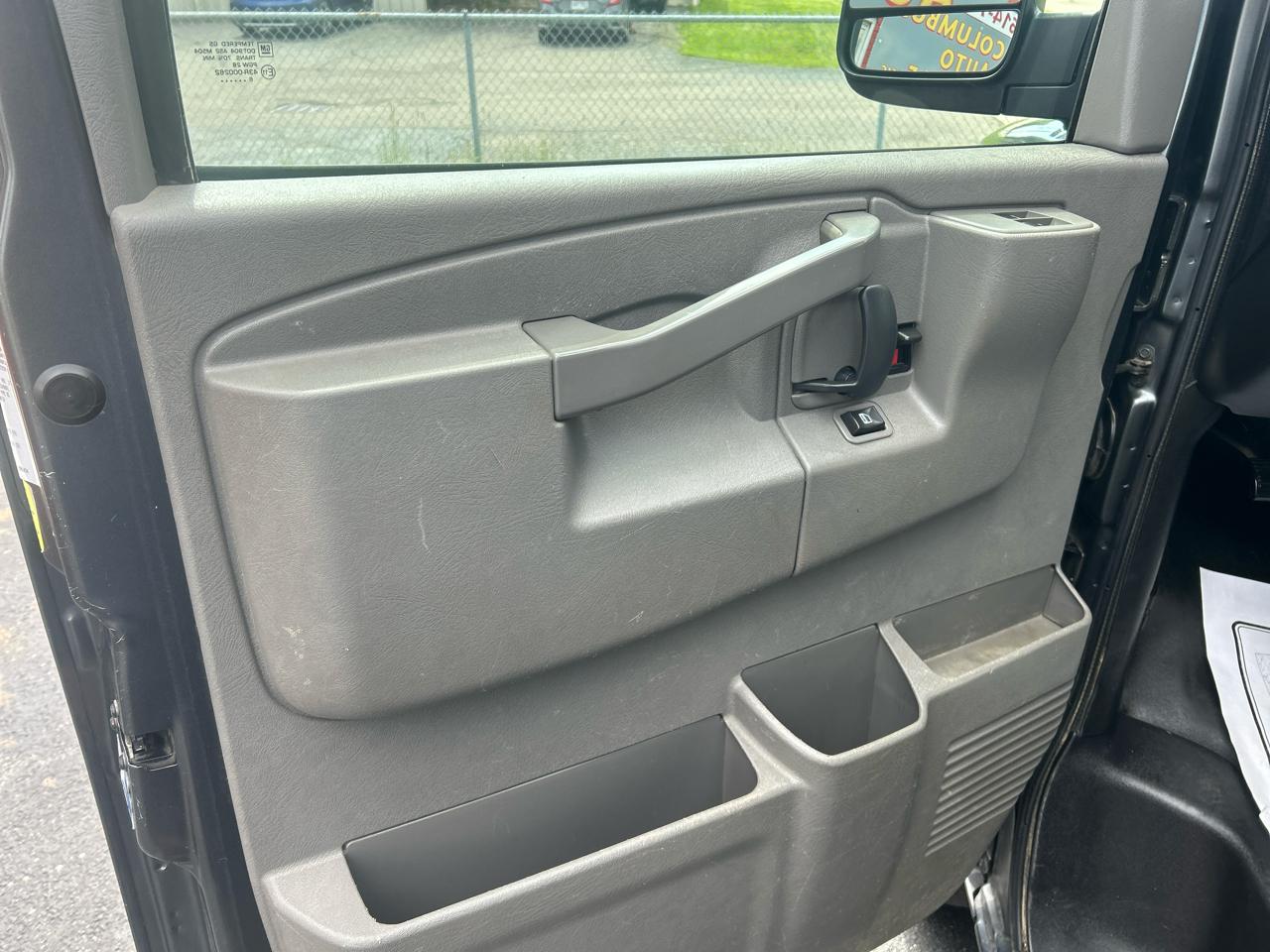 Chevrolet Express Cargo Van RWD 2500 135" 2017
