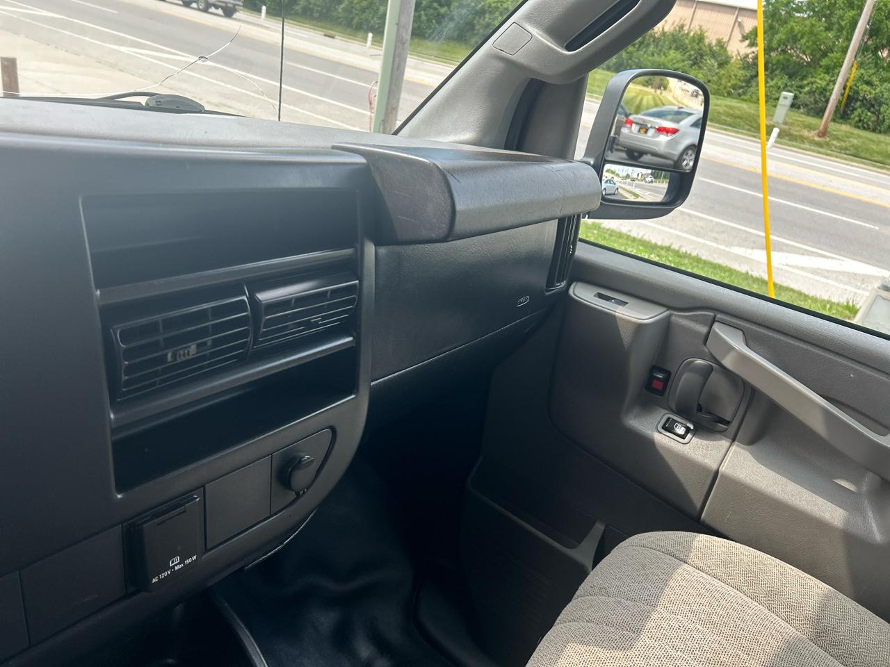 Chevrolet Express Cargo Van RWD 2500 135" 2017