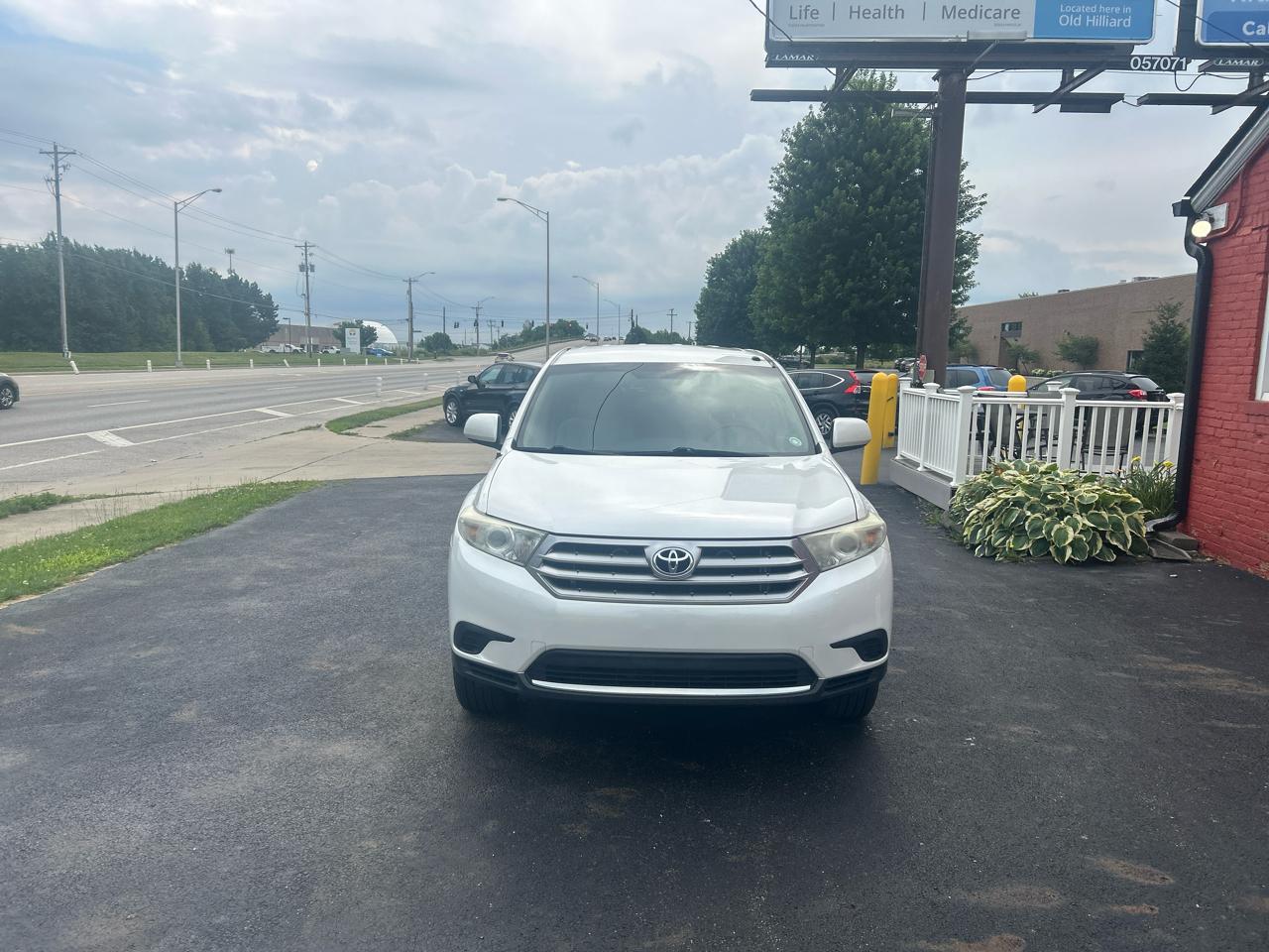 Toyota Highlander 4WD 4dr V6 (Natl) 2012