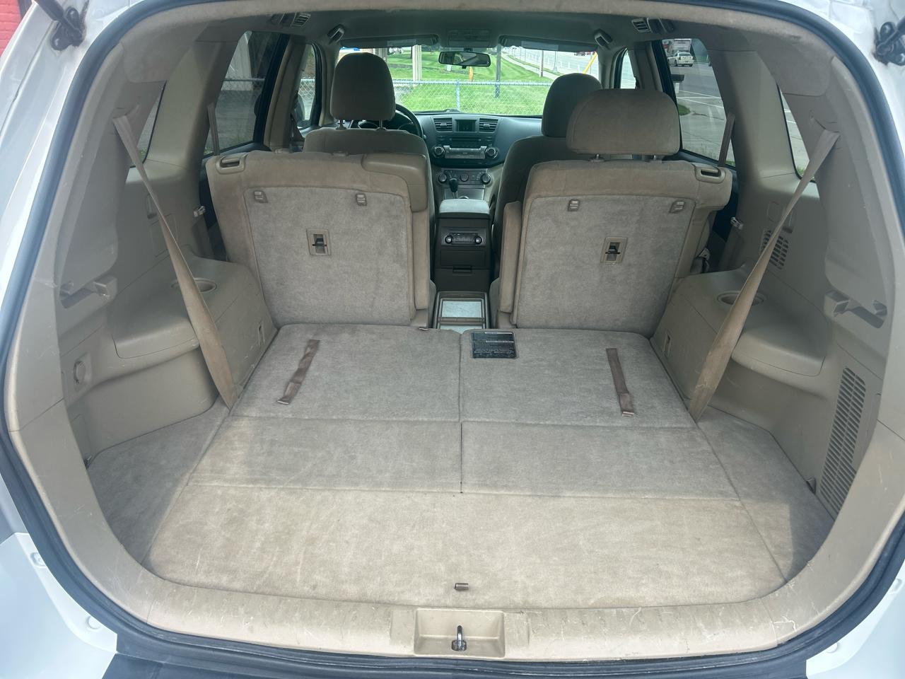 Toyota Highlander 4WD 4dr V6 (Natl) 2012