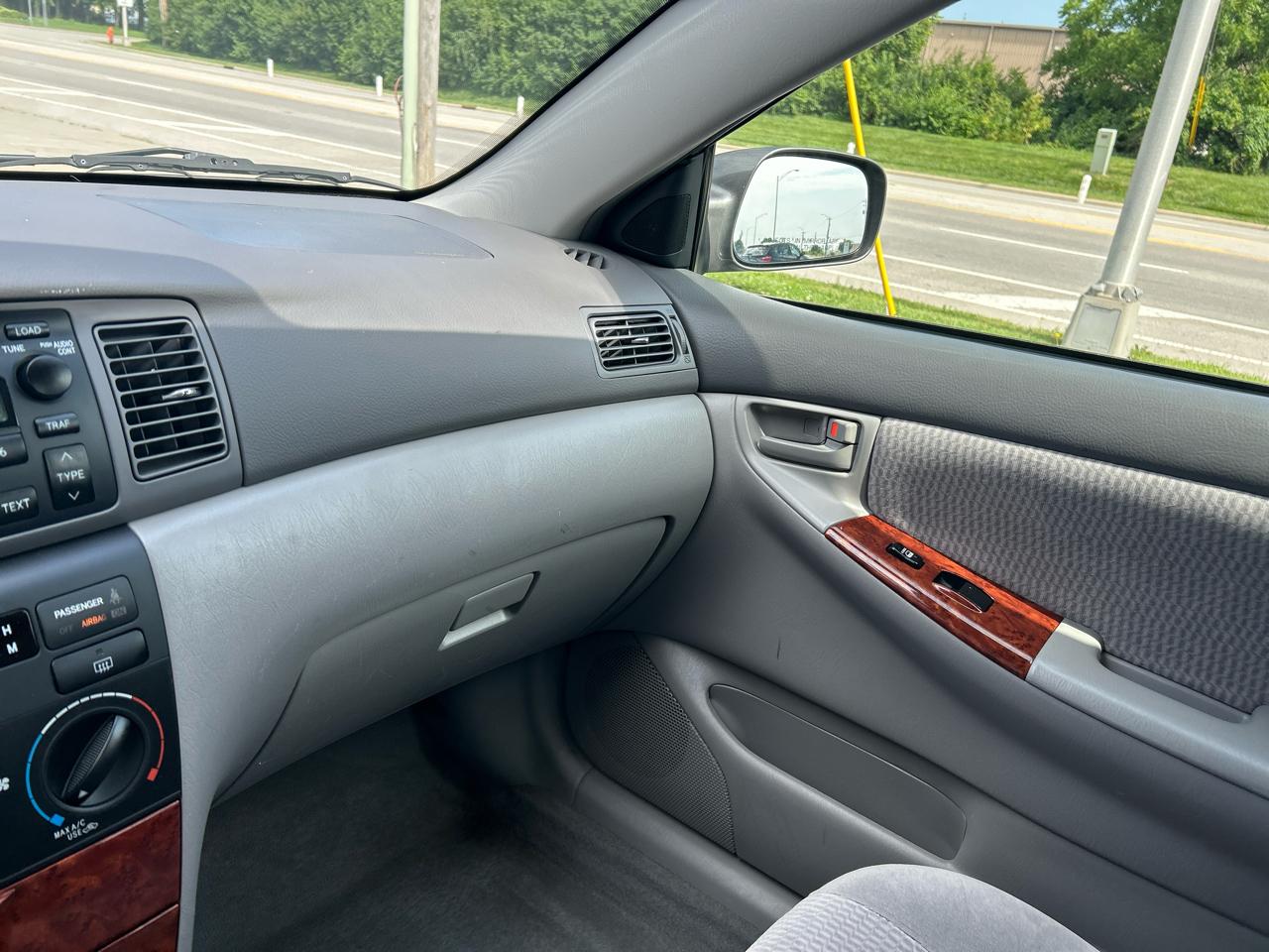 Toyota Corolla 4dr Sdn CE Auto (Natl) 2005