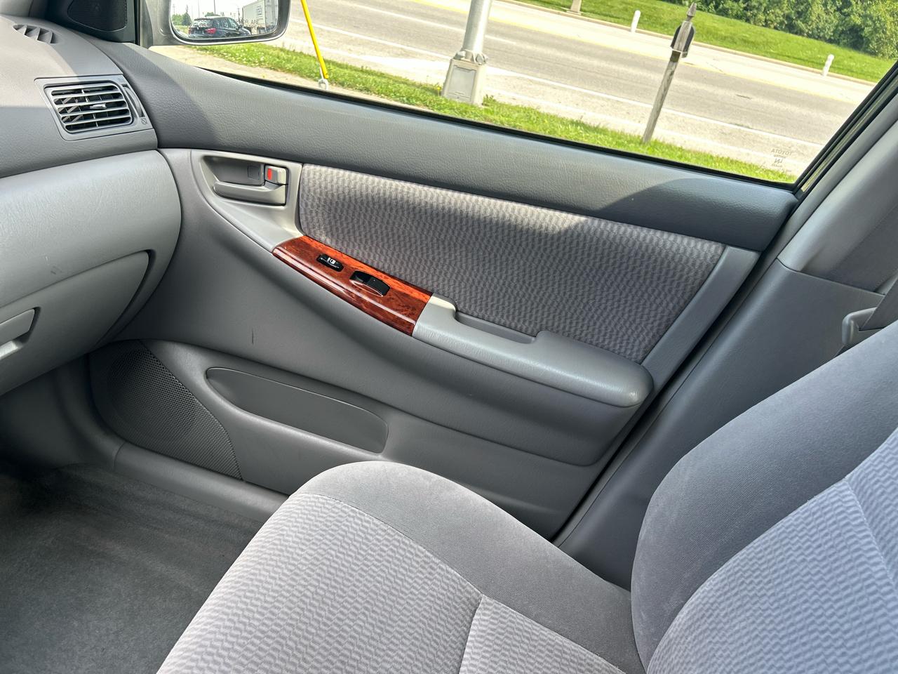 Toyota Corolla 4dr Sdn CE Auto (Natl) 2005