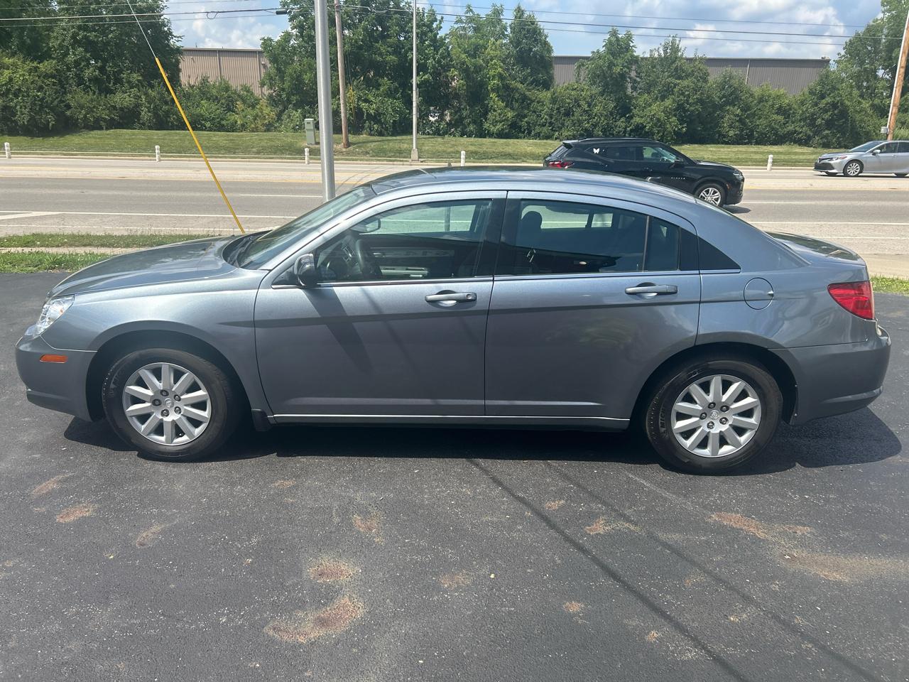 Chrysler Sebring 4dr Sdn Touring 2010