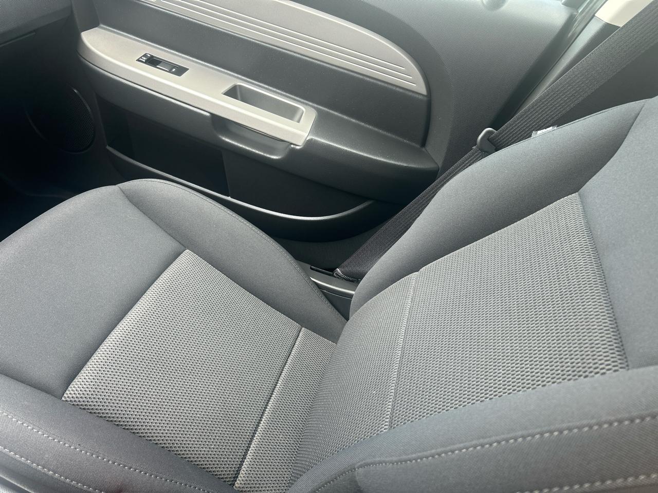 Chrysler Sebring 4dr Sdn Touring 2010