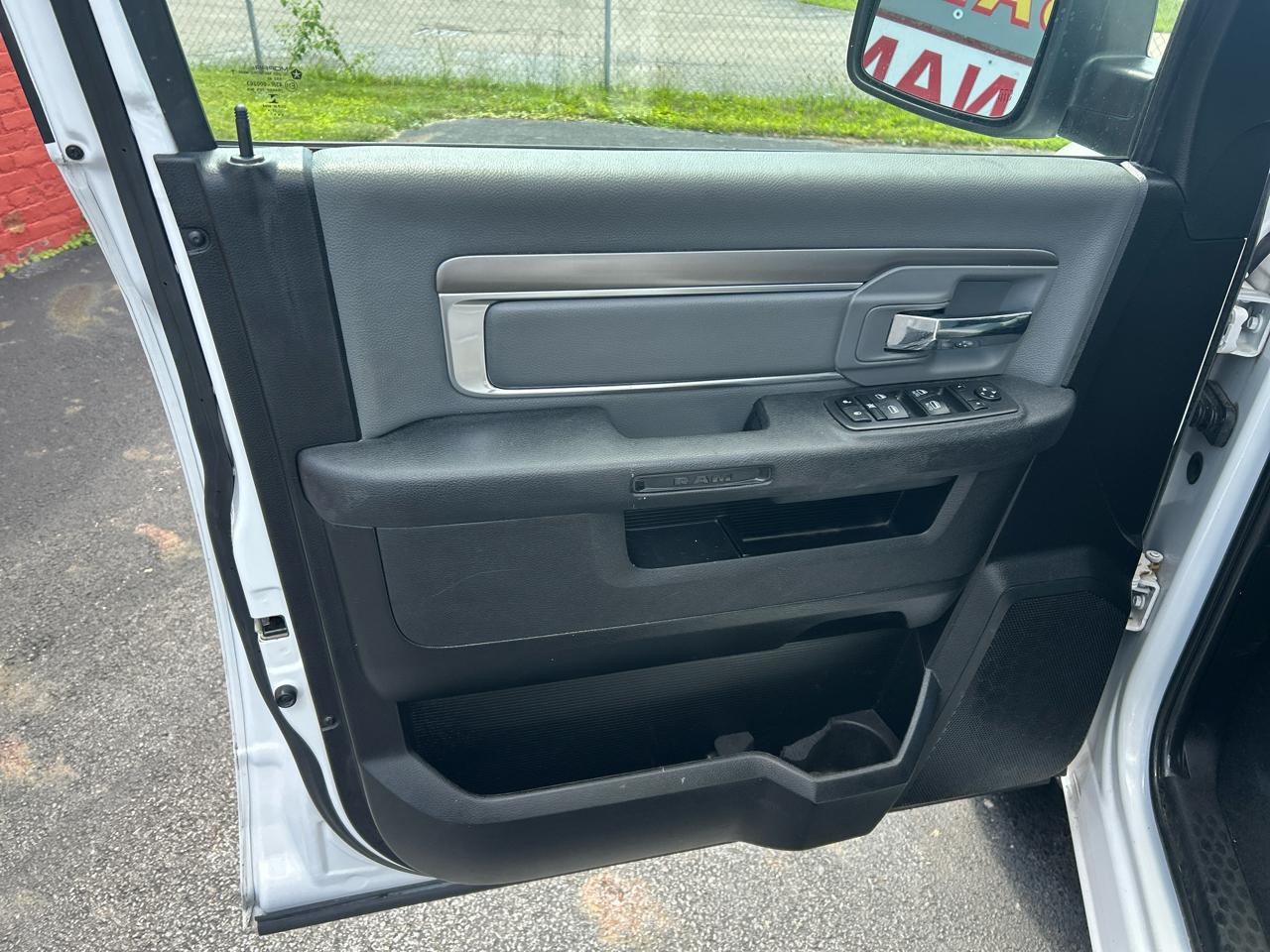 RAM 1500 Classic SLT 4x4 Crew Cab 6'4" Box 2021