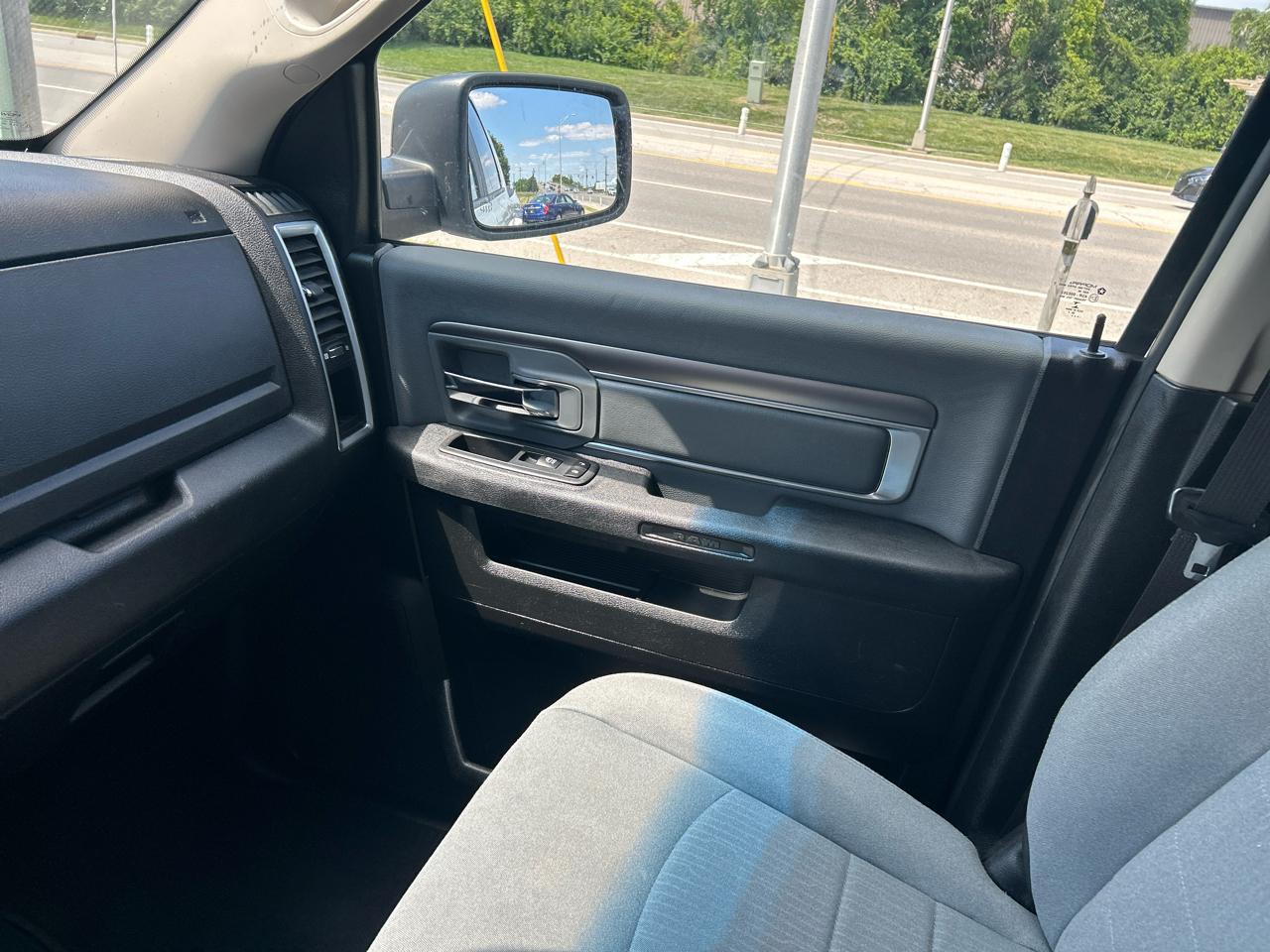 RAM 1500 Classic SLT 4x4 Crew Cab 6'4" Box 2021