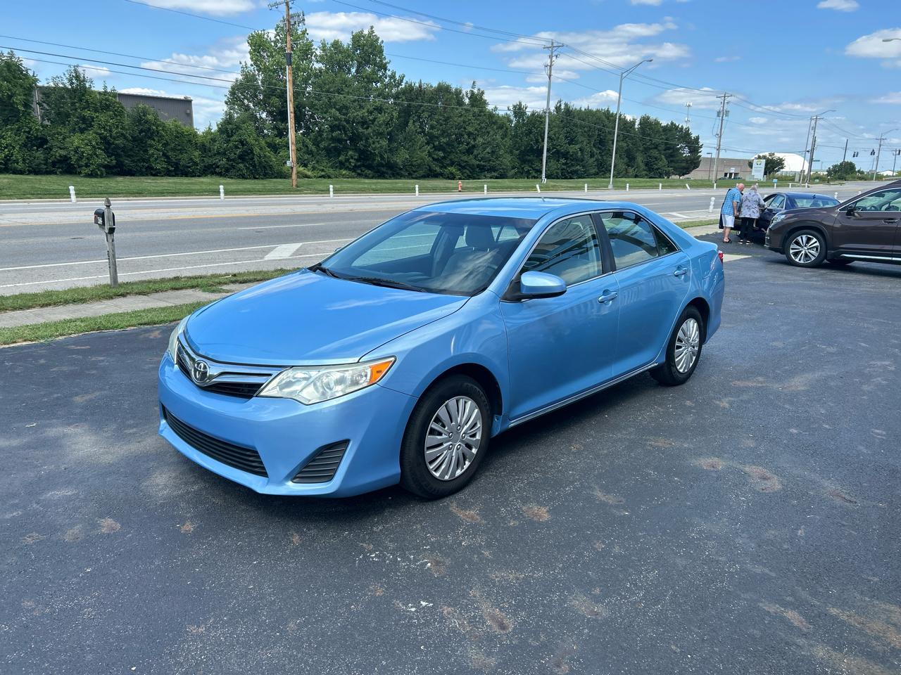 Toyota Camry 4dr Sdn I4 Auto XLE (Natl) 2013