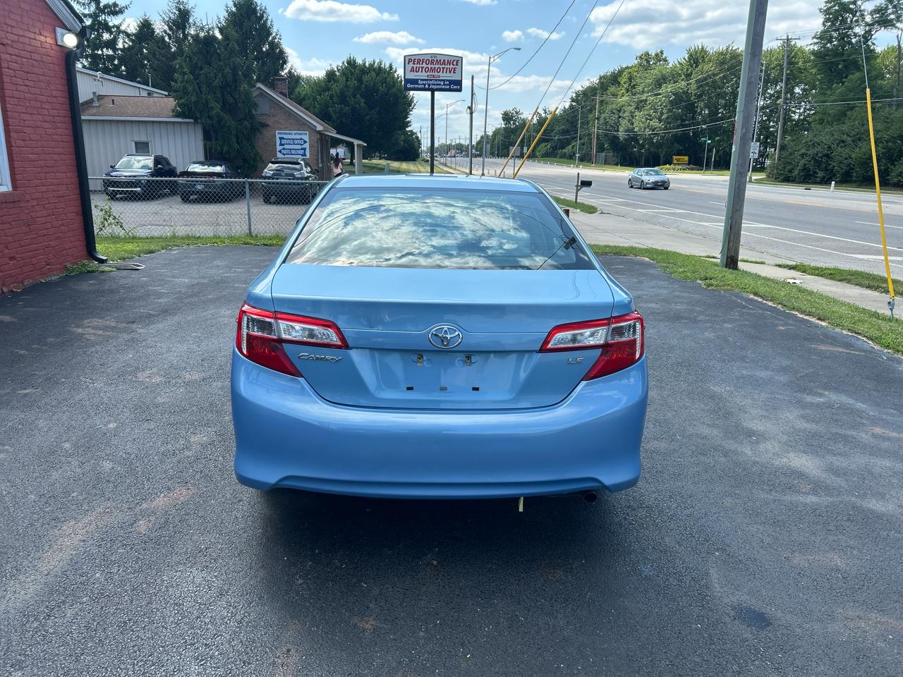 Toyota Camry 4dr Sdn I4 Auto XLE (Natl) 2013