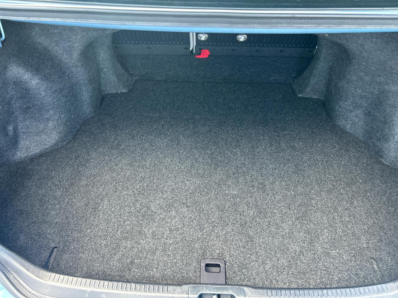 Toyota Camry 4dr Sdn I4 Auto XLE (Natl) 2013