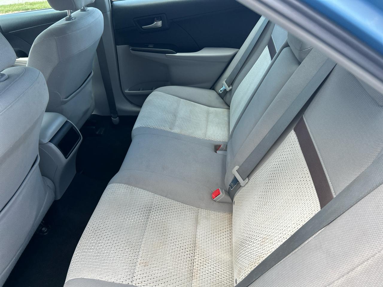 Toyota Camry 4dr Sdn I4 Auto XLE (Natl) 2013
